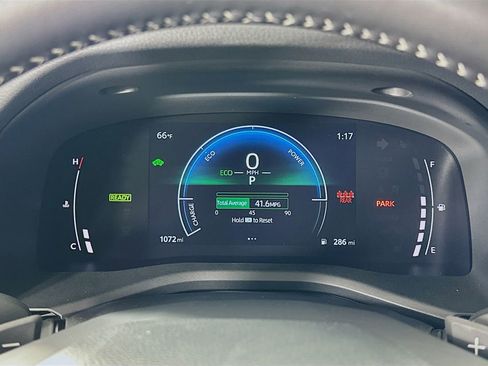 Used 2025 Toyota Camry SE image 12