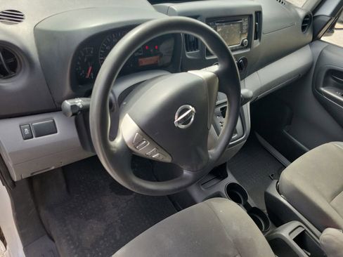 Certified 2018 Nissan NV200 S image 22