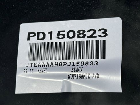 Used 2023 Toyota Venza Nightshade image 13