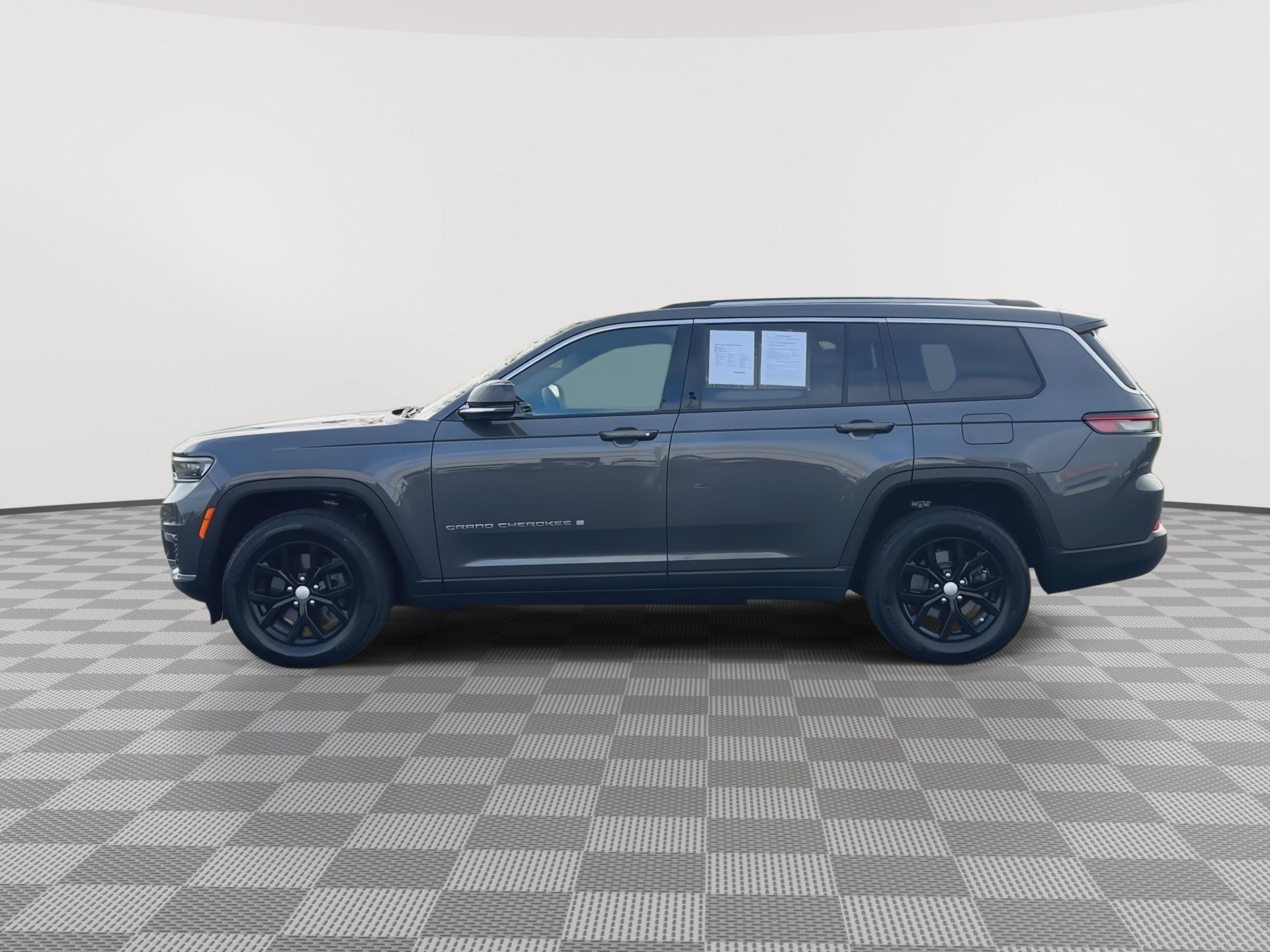 Used 2024 Jeep Grand Cherokee L Limited w/ Luxury Tech Group II AWD/4WD image 5