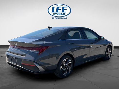 New 2026 Hyundai Elantra Limited FWD image 5
