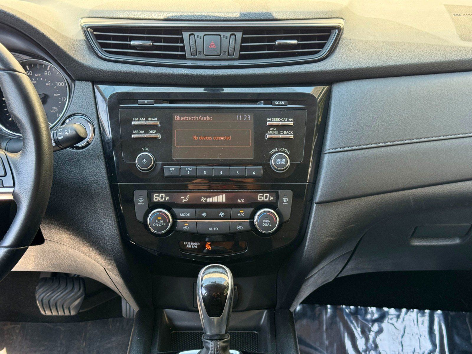 Used 2017 Nissan Rogue SV FWD image 21