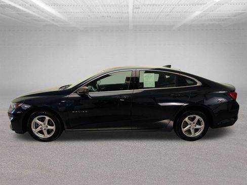 Used 2018 Chevrolet Malibu LS FWD image 3