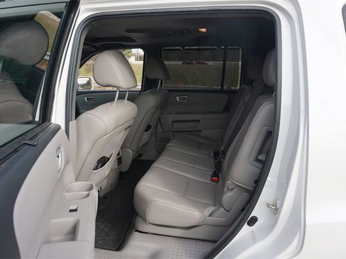 Used 2013 Honda Pilot Touring image 16