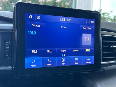 Used 2022 Ford Explorer XLT w/ Equipment Group 202A AWD/4WD image 19