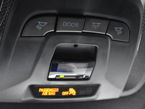Used 2024 Toyota Corolla Cross AWD Hybrid image 8