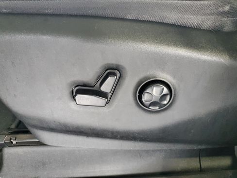 Used 2020 Chrysler Pacifica Touring-L Plus FWD image 20