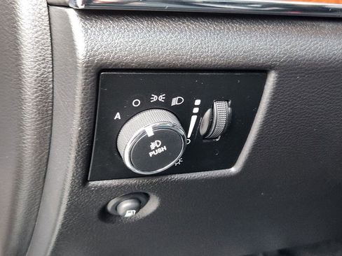 Used 2013 Jeep Grand Cherokee Limited image 23