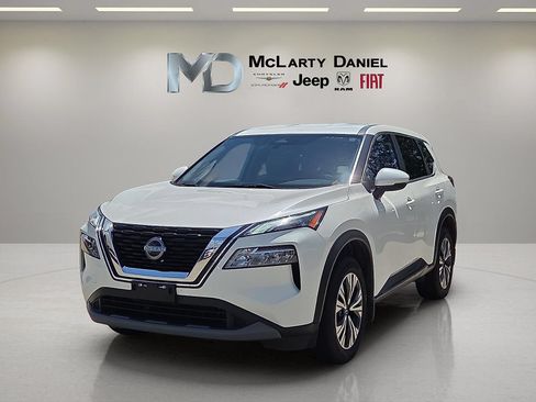 Used 2023 Nissan Rogue SV FWD image 2
