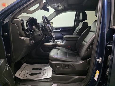 Certified 2022 GMC Sierra 1500 SLT w/ SLT Convenience Package image 12