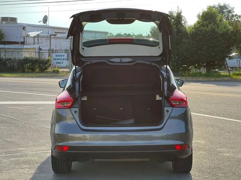 Used 2018 Ford Focus SE FWD image 39