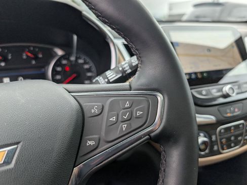 Used 2024 Chevrolet Equinox Premier AWD/4WD image 18