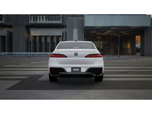 New 2026 BMW 750e xDrive 750e xDrive w/ Executive Package image 5