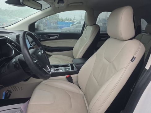Used 2021 Ford Edge Titanium image 10