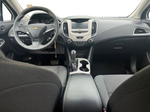 Used 2018 Chevrolet Cruze LS image 10