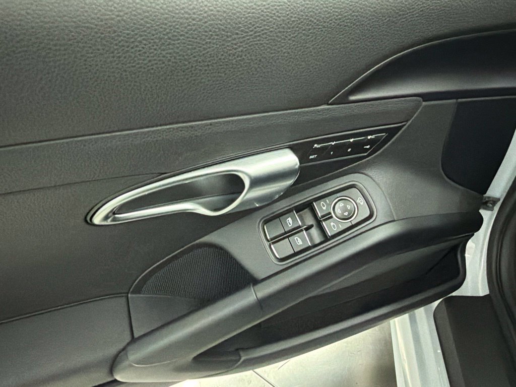Used 2025 Porsche 718 Cayman RWD image 23