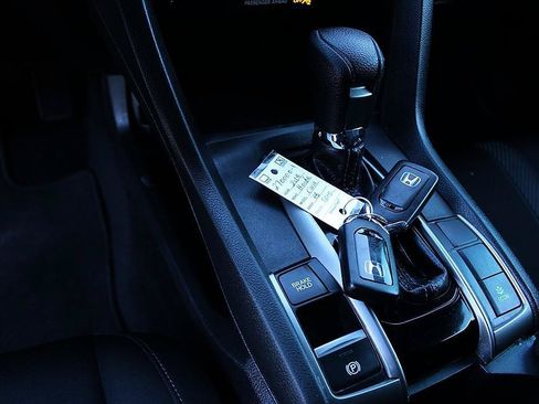 Used 2019 Honda Civic EX image 9