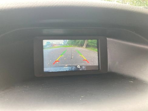 Used 2018 Ford Focus SE FWD image 25