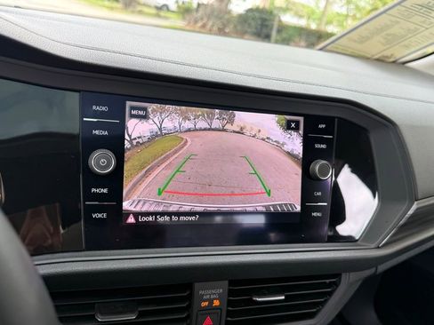 Used 2019 Volkswagen Jetta SEL w/ Cold Weather Package image 21