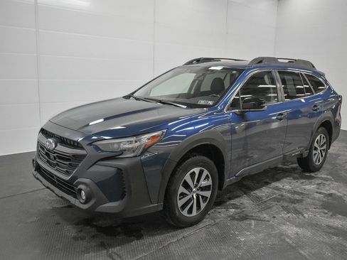 Used 2024 Subaru Outback Premium image 3