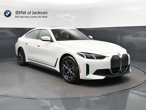 New 2026 BMW i4 eDrive40 w/ Premium Package RWD image 9