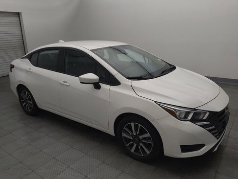 Used 2023 Nissan Versa SV FWD image 11