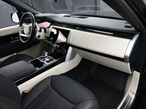 Used 2023 Land Rover Range Rover Autobiography image 37