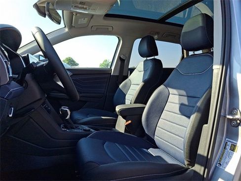 New 2025 Volkswagen Taos SEL image 8