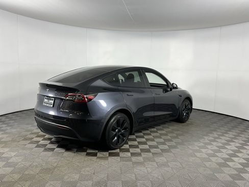 Used 2025 Tesla Model Y Long Range image 5