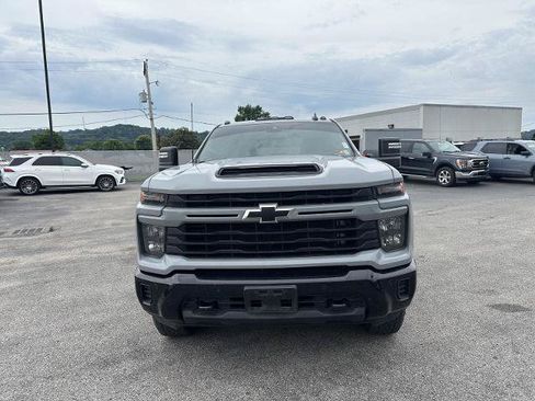 Used 2025 Chevrolet Silverado 2500 Custom w/ Custom Value Package AWD/4WD image 2