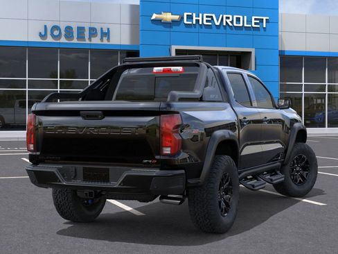New 2026 Chevrolet Colorado ZR2 w/ Midnight Edition AWD/4WD image 4
