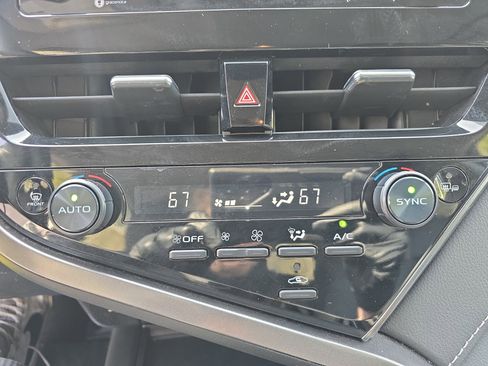 Used 2024 Toyota Camry SE image 26