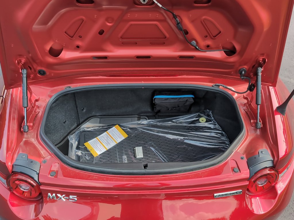 New 2026 MAZDA MX-5 Miata Club w/ Interior Package RWD image 15