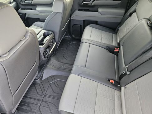 New 2026 Chevrolet Silverado 2500 ZR2 AWD/4WD image 28
