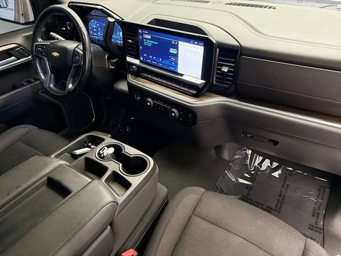 Used 2022 Chevrolet Silverado 1500 LT RWD image 12