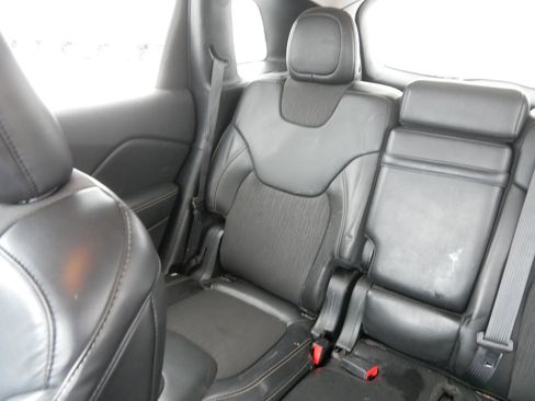 Certified 2018 Jeep Cherokee Latitude Plus w/ Cold Weather Group image 12