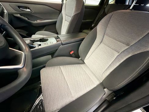 Used 2023 Nissan Rogue SV image 11