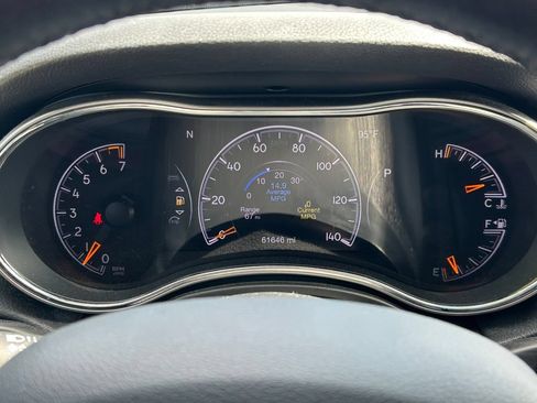 Used 2021 Jeep Grand Cherokee Laredo X AWD/4WD image 32