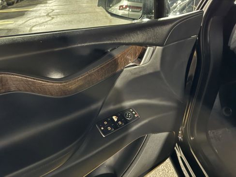 Used 2018 Tesla Model X 75D image 20