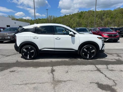 Used 2025 Nissan Kicks SR AWD/4WD image 6