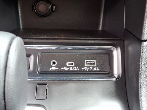 Certified 2025 Subaru Ascent Premium AWD/4WD image 18