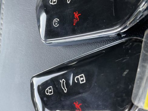 Used 2024 Volkswagen Atlas Cross Sport SEL R-Line image 33