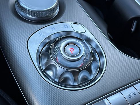 Used 2025 Genesis GV60 RWD image 23