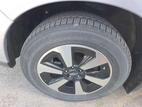 Used 2017 Subaru Forester 2.5i w/ Popular Package #2A AWD/4WD image 9