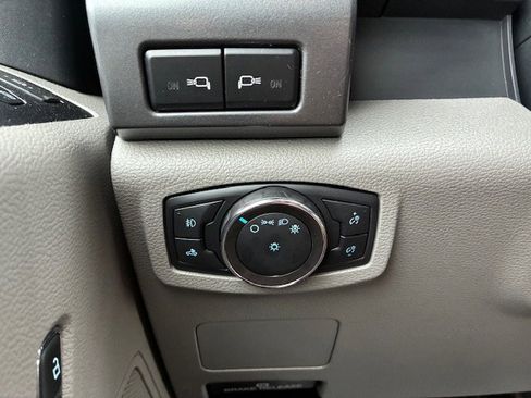 Used 2022 Ford F350 XLT w/ XLT Premium Package image 28