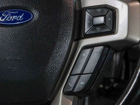 Used 2022 Ford F250 Lariat w/ Black Appearance Package image 16