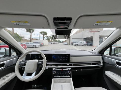 Used 2025 Hyundai Santa Fe SEL FWD image 36