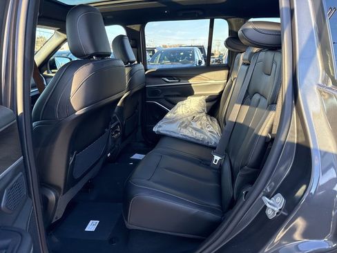 New 2026 Jeep Grand Cherokee Limited image 24