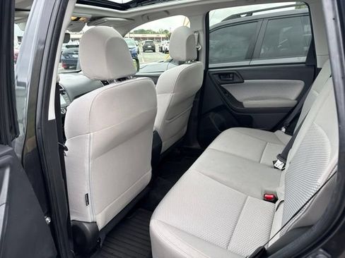 Used 2017 Subaru Forester 2.5i Premium AWD/4WD image 16