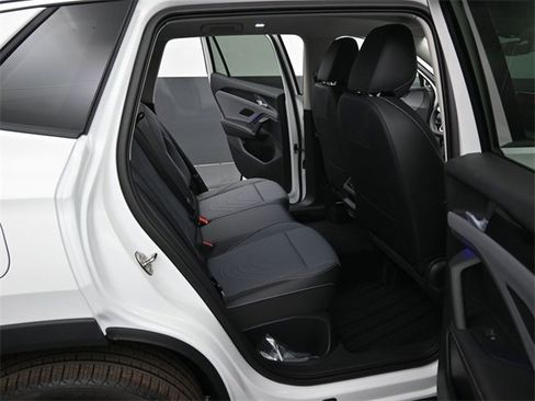 New 2026 Volkswagen Tiguan SE image 13